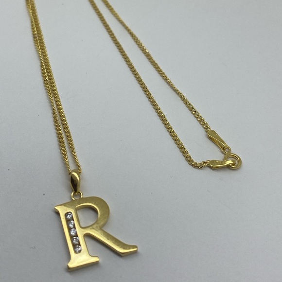 J&J design Jewelry - 14k yellow Gold Initial 'R' with 0.10ct diamond Pendant Necklace 18inches